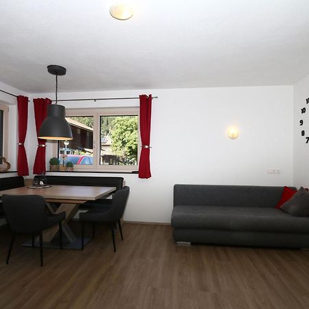 Quiet Holiday Flat Near The Mayrhofen Ski Area Schwendau Esterno foto